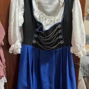 Ernst Licht Tracten Dirndle size 22-24 Good condition. Please read description.